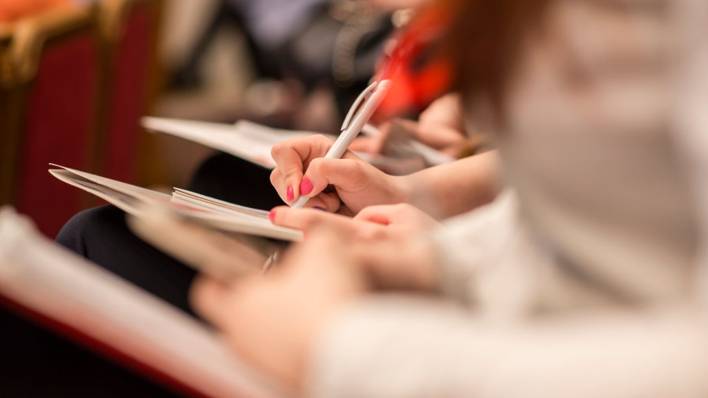 Double diplôme en école de commerce : comment choisir son école ?