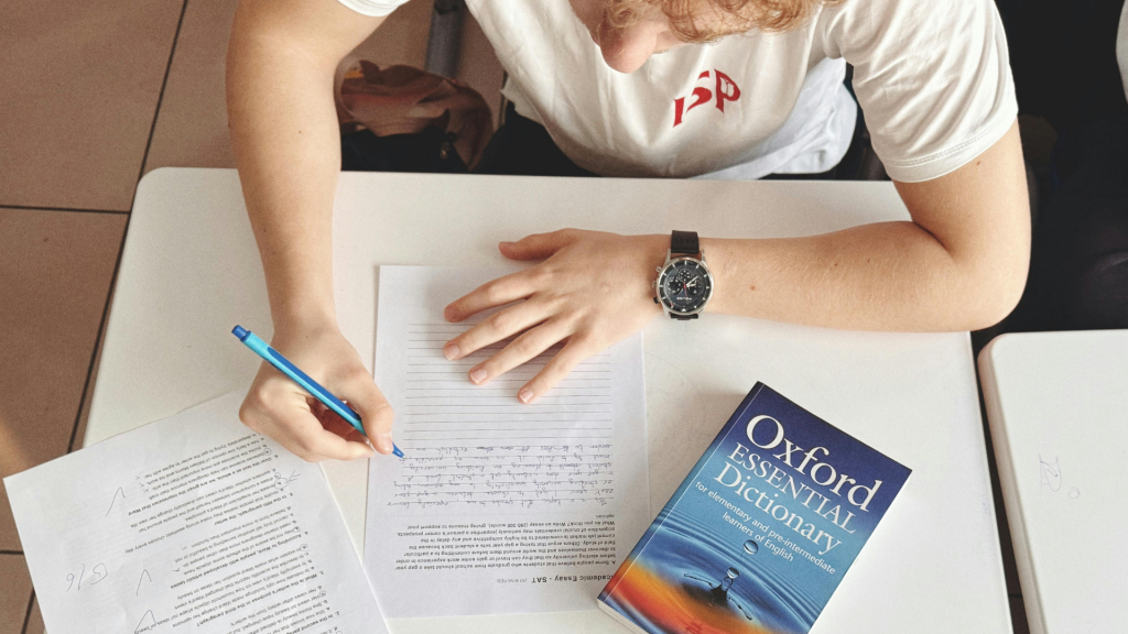 Comment apprendre l’anglais professionnel efficacement pour évoluer dans sa carrière ?